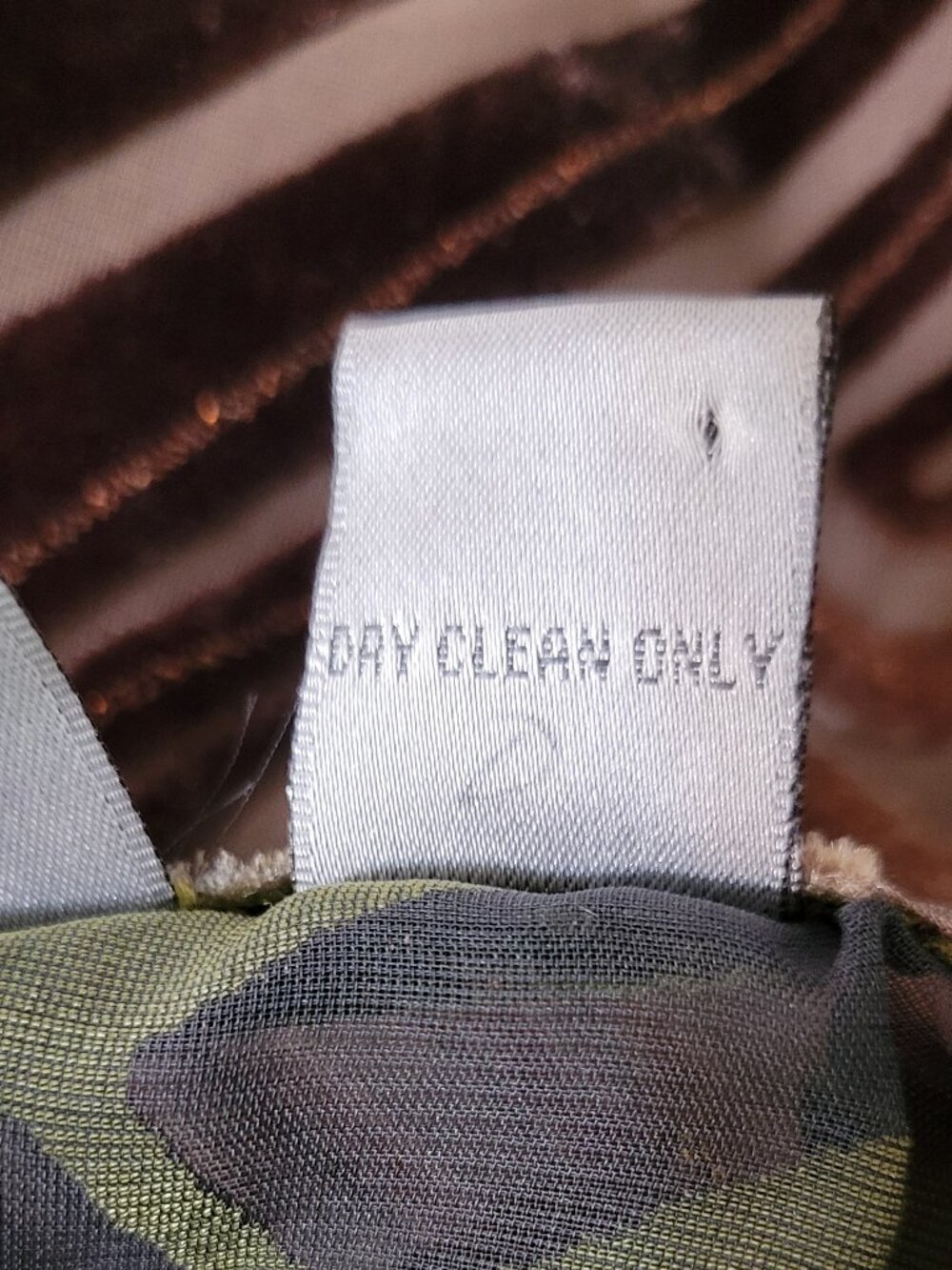 Chico’s Velvet Burnout Fly-Away Jacket Topper - Size 1 (8) - Picture 5 of 5